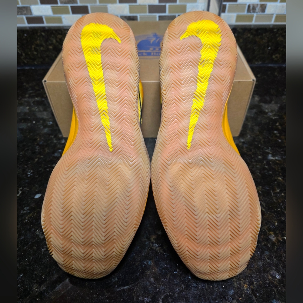 Nike Zoom Men's Size US 12 Shoes HyperRev 17 Limited Gold Yellow Basketball NEW - Picture 6 of 6